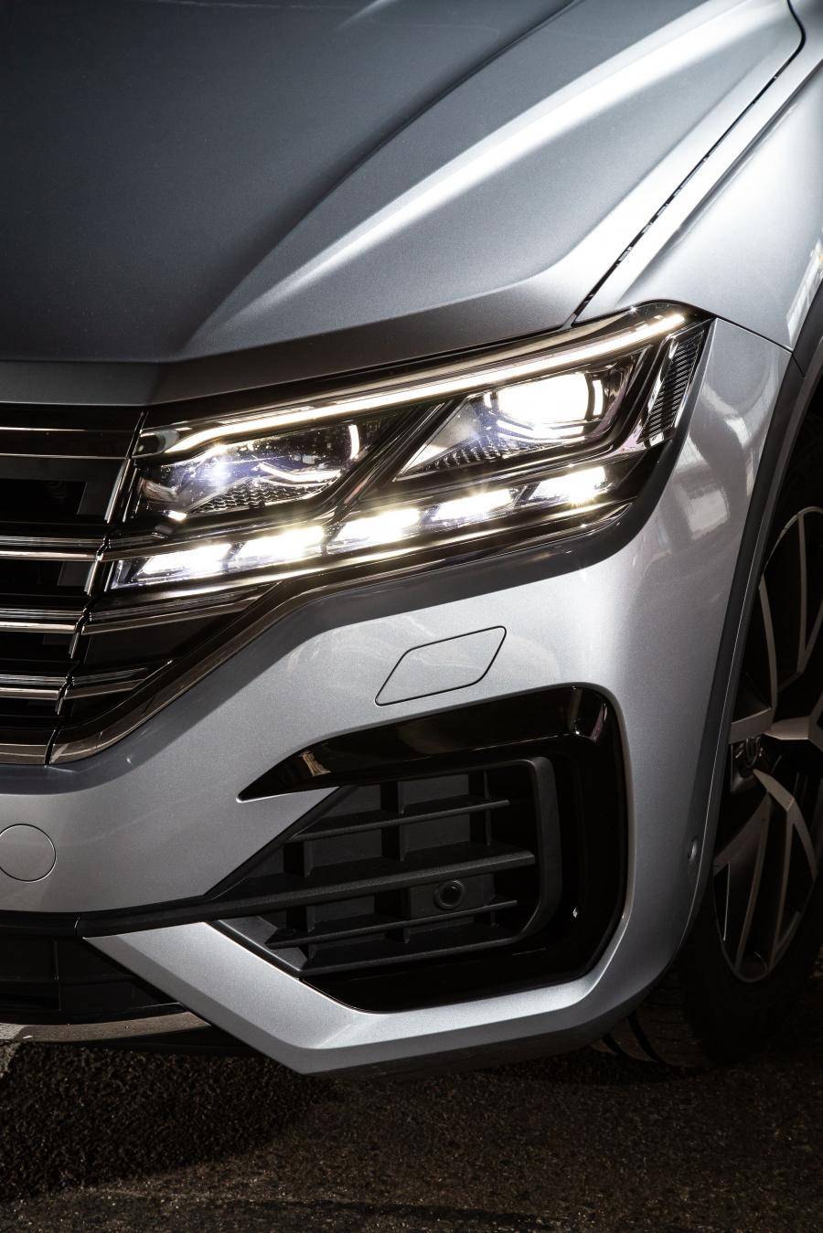 Детали экстерьера Volkswagen Touareg V6 TDI R-Line 2018 года  (ZA) (фото 14 из 32)